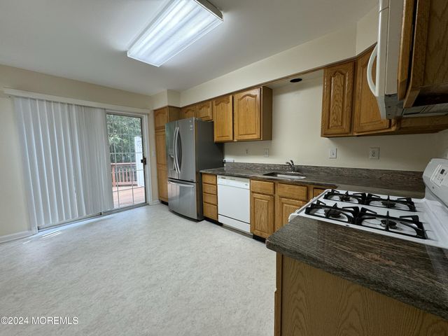 28 Alpine Road, 177, Holmdel, NJ 07733