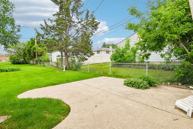 5733 Rose Court, Berkeley, IL 60163