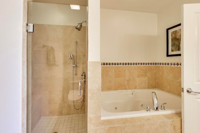 2332 W Belmont Avenue 4, Chicago, IL 60618