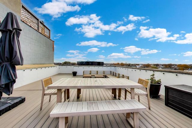 2332 W Belmont Avenue 4, Chicago, IL 60618