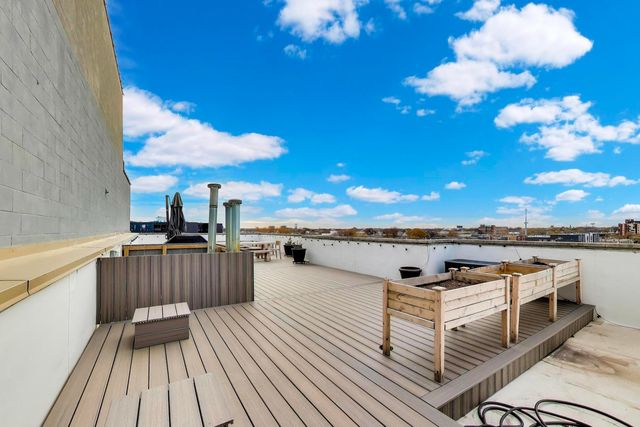 2332 W Belmont Avenue 4, Chicago, IL 60618