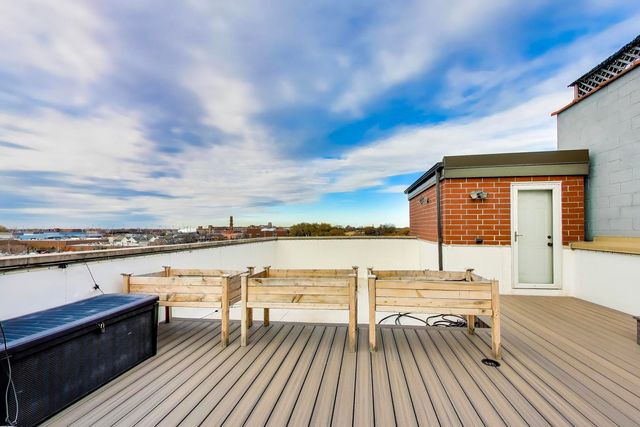 2332 W Belmont Avenue 4, Chicago, IL 60618