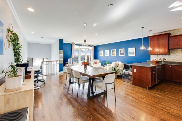 2332 W Belmont Avenue 4, Chicago, IL 60618