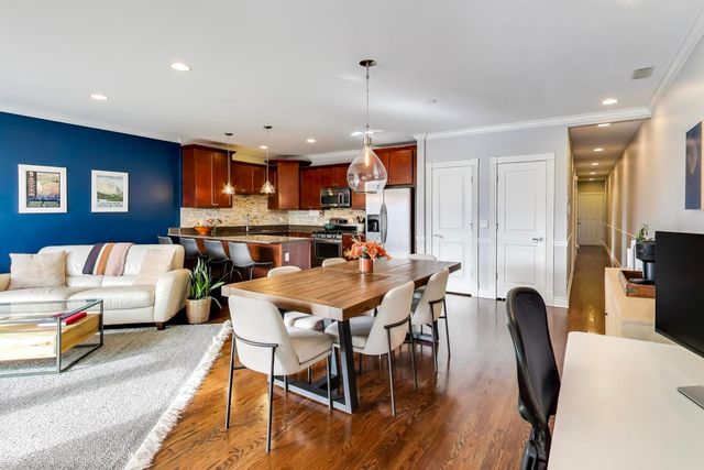 2332 W Belmont Avenue 4, Chicago, IL 60618