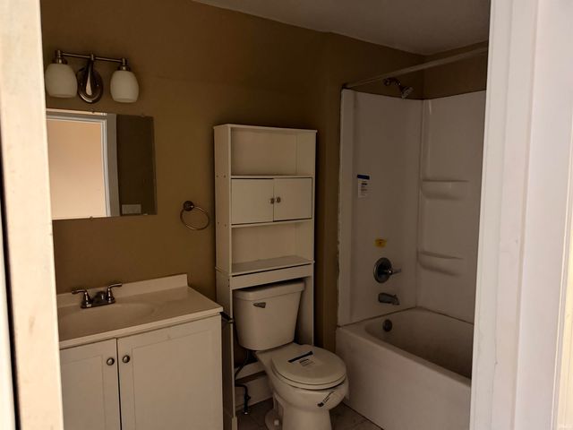3205 S Michigan Street, South Bend, IN 46614