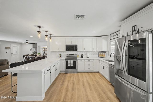 1807 W HIGHLAND Avenue, Phoenix, AZ 85015