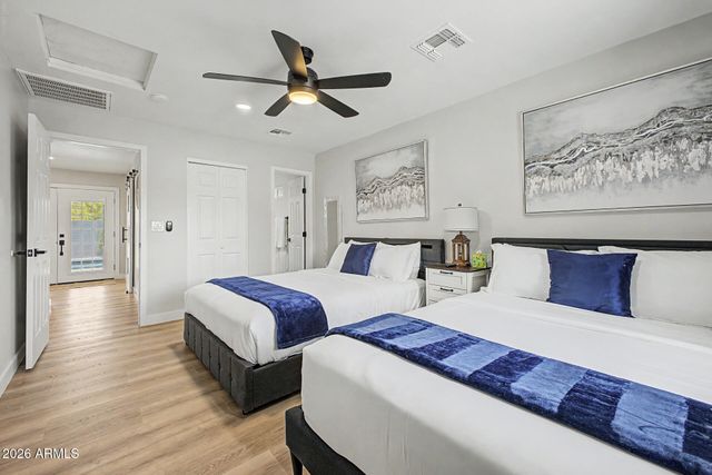 1807 W HIGHLAND Avenue, Phoenix, AZ 85015