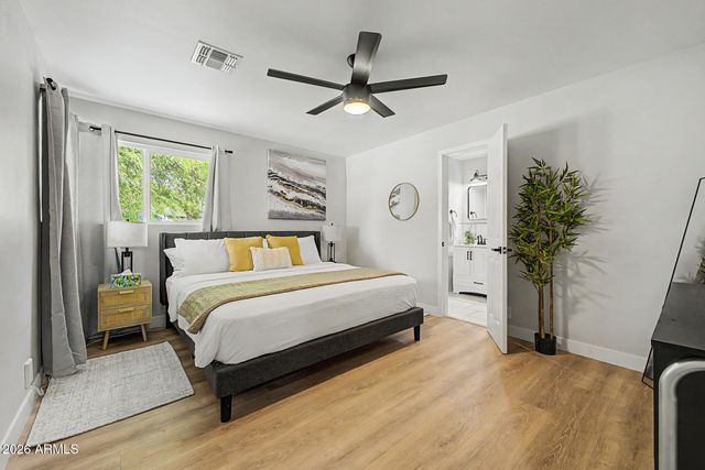 1807 W HIGHLAND Avenue, Phoenix, AZ 85015