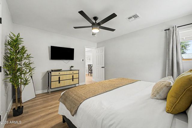 1807 W HIGHLAND Avenue, Phoenix, AZ 85015