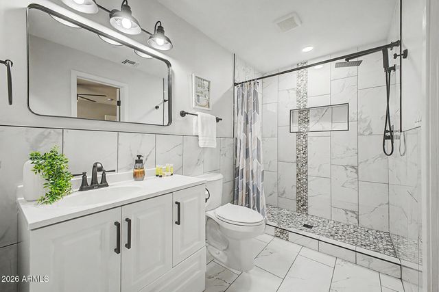 1807 W HIGHLAND Avenue, Phoenix, AZ 85015