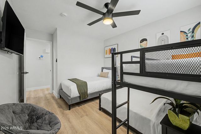 1807 W HIGHLAND Avenue, Phoenix, AZ 85015