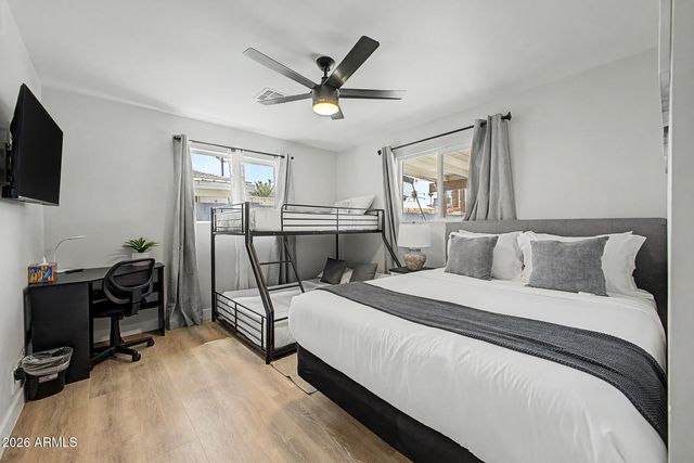 1807 W HIGHLAND Avenue, Phoenix, AZ 85015
