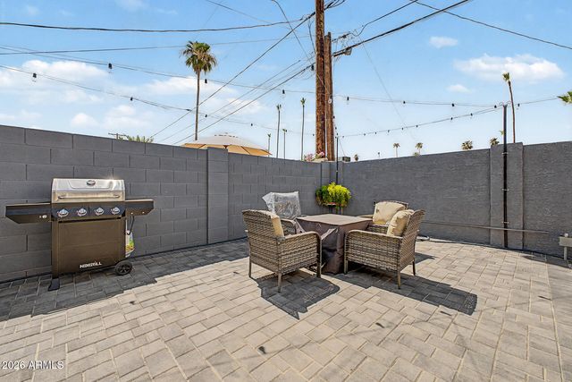 1807 W HIGHLAND Avenue, Phoenix, AZ 85015