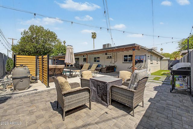 1807 W HIGHLAND Avenue, Phoenix, AZ 85015