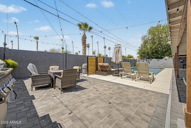 1807 W HIGHLAND Avenue, Phoenix, AZ 85015