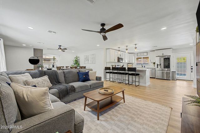 1807 W HIGHLAND Avenue, Phoenix, AZ 85015