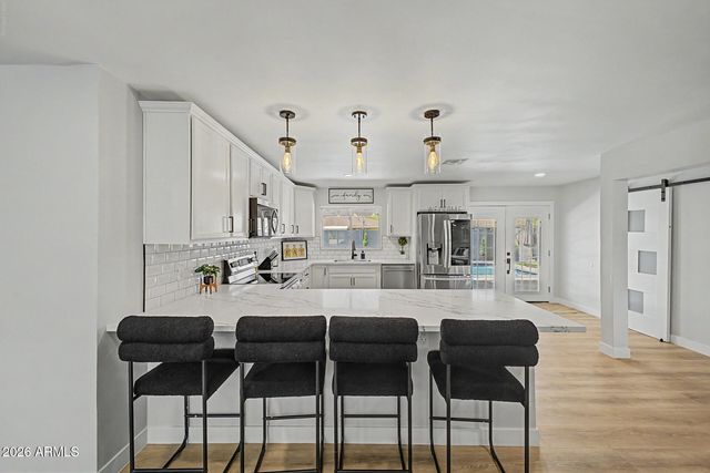 1807 W HIGHLAND Avenue, Phoenix, AZ 85015