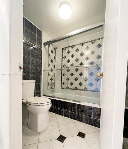 671 NE 195th Street 425E, Miami, FL 33179