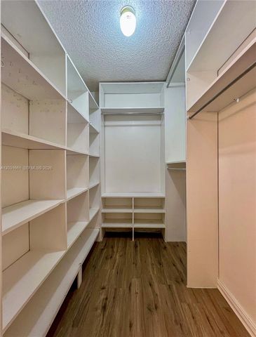 671 NE 195th Street 425E, Miami, FL 33179
