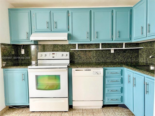 671 NE 195th Street 425E, Miami, FL 33179