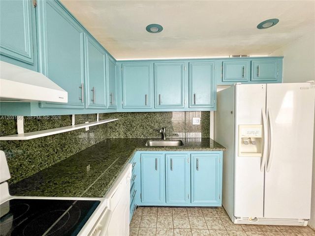 671 NE 195th Street 425E, Miami, FL 33179