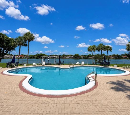 671 NE 195th Street 425E, Miami, FL 33179