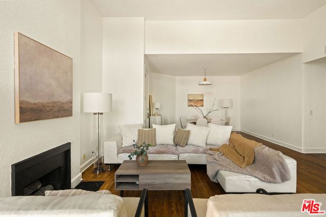 1310 N Detroit Street 401, Los Angeles, CA 90046