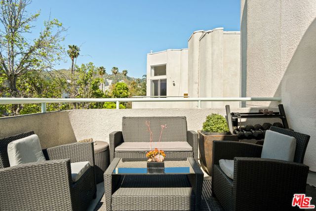 1310 N Detroit Street 401, Los Angeles, CA 90046