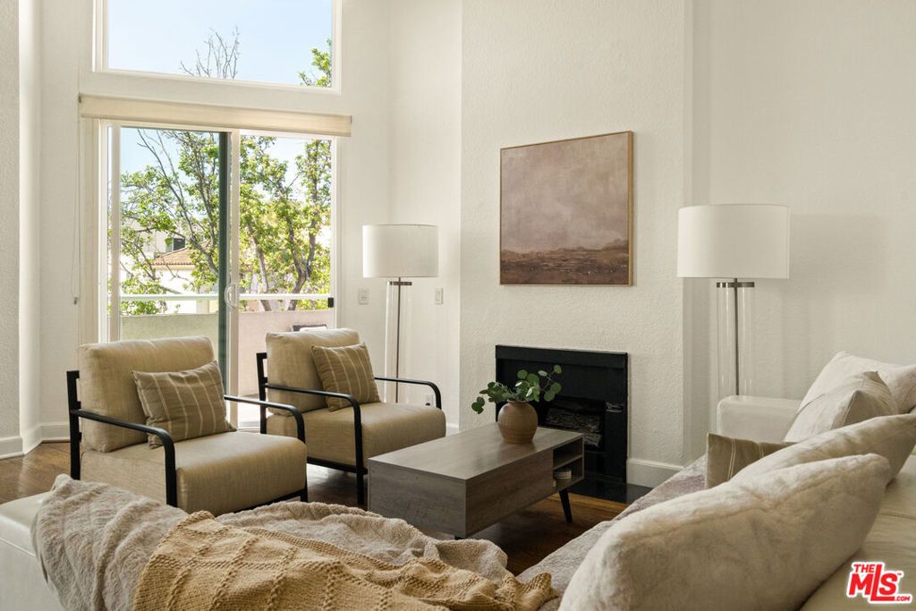 1310 N Detroit Street 401, Los Angeles, CA 90046