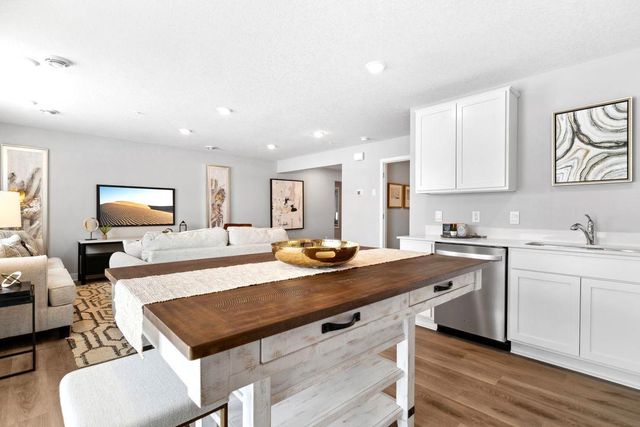 13740 Victoria Meadows Court, Rosemount, MN 55068