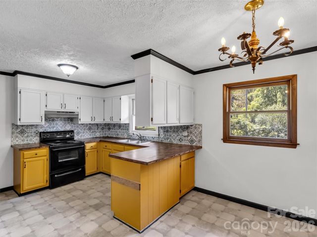 29 Colony Lane, Waynesville, NC 28786