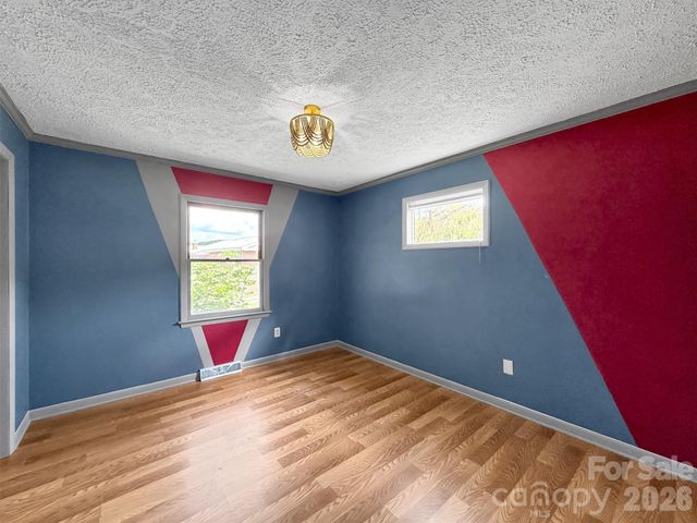 29 Colony Lane, Waynesville, NC 28786