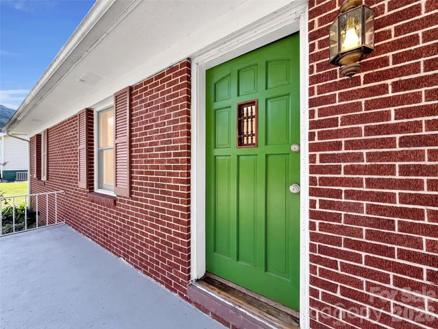 29 Colony Lane, Waynesville, NC 28786