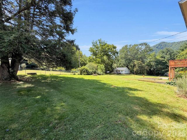 29 Colony Lane, Waynesville, NC 28786