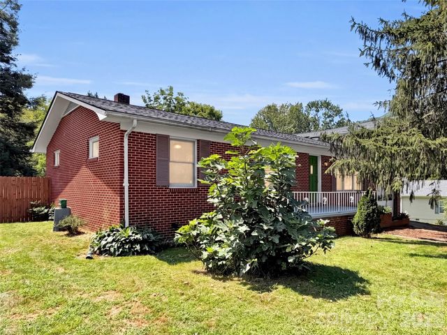 29 Colony Lane, Waynesville, NC 28786