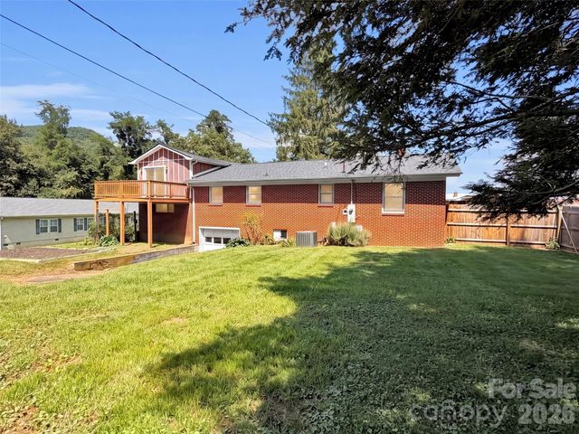 29 Colony Lane, Waynesville, NC 28786