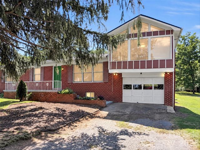 29 Colony Lane, Waynesville, NC 28786