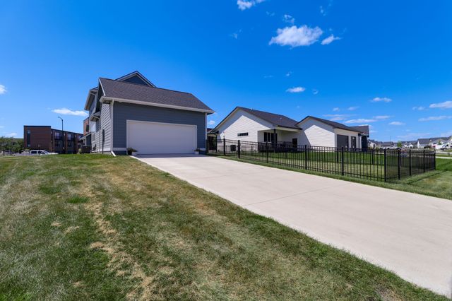 1811 SW Westview Drive, Ankeny, IA 50023