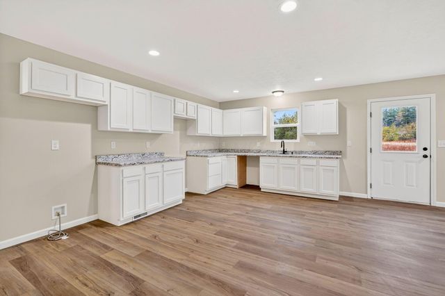 358 Elm Street, New Straitsville, OH 43766