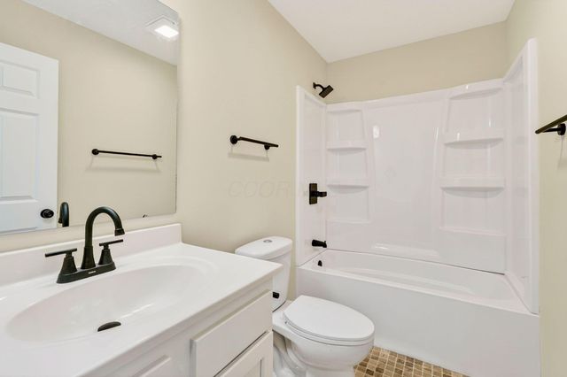 358 Elm Street, New Straitsville, OH 43766