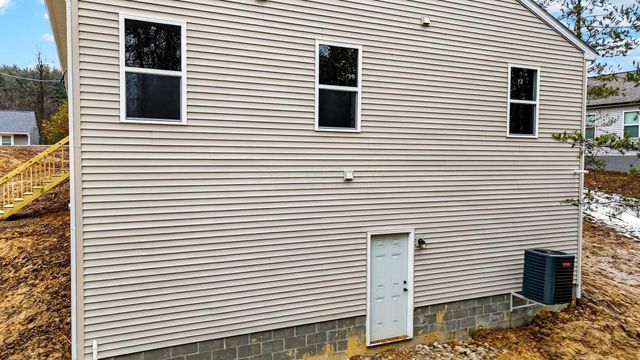 358 Elm Street, New Straitsville, OH 43766