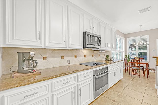 805 Hidden Creek Lane, Friendswood, TX 77546