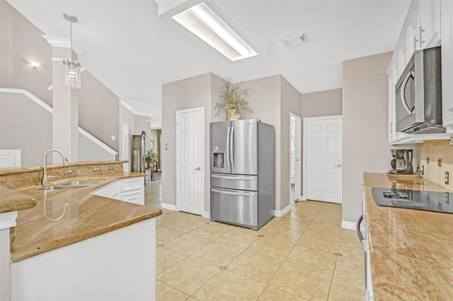 805 Hidden Creek Lane, Friendswood, TX 77546