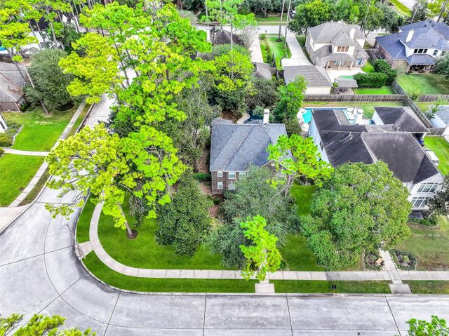 805 Hidden Creek Lane, Friendswood, TX 77546