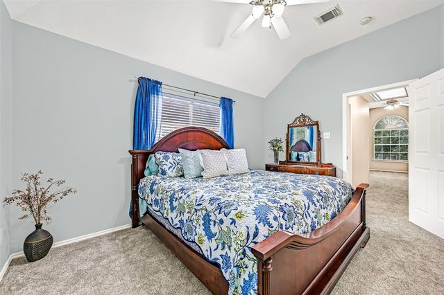 805 Hidden Creek Lane, Friendswood, TX 77546