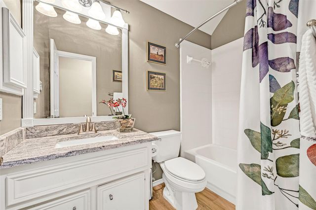 805 Hidden Creek Lane, Friendswood, TX 77546