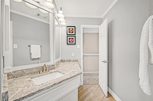 805 Hidden Creek Lane, Friendswood, TX 77546