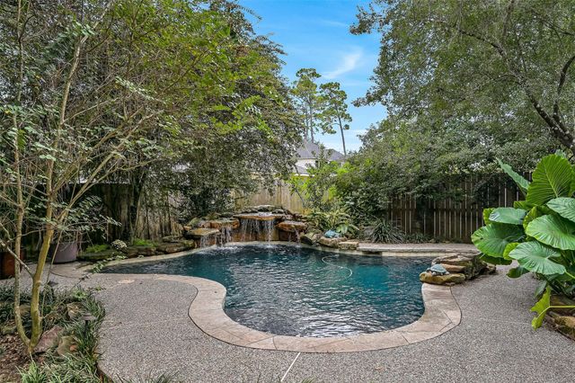805 Hidden Creek Lane, Friendswood, TX 77546