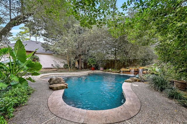 805 Hidden Creek Lane, Friendswood, TX 77546