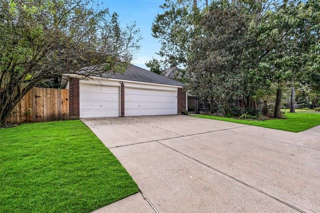 805 Hidden Creek Lane, Friendswood, TX 77546